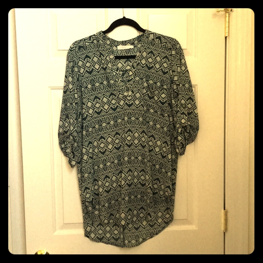 Lush (Nordstrom) Perfect Roll Tab Sleeve Tunic